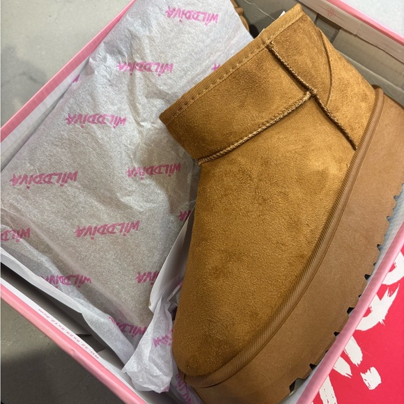 Wild Diva Brown Sole Footwear - Picture 2 of 5